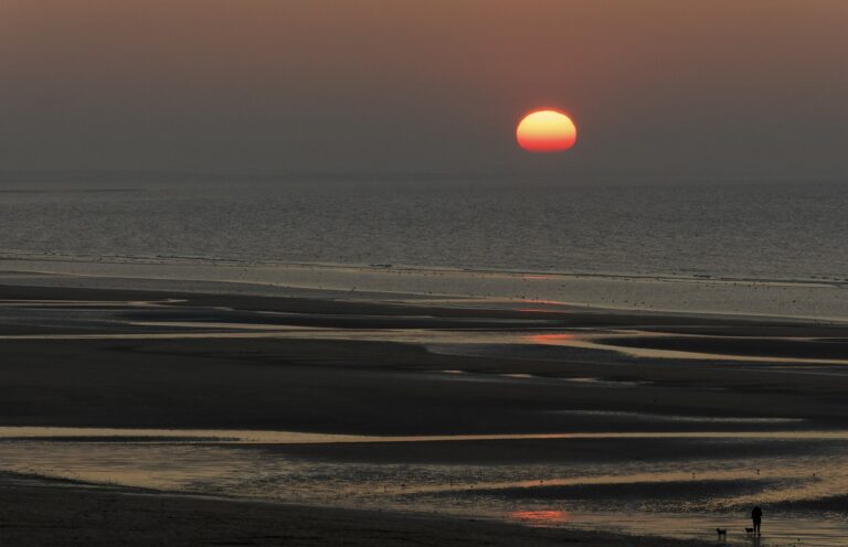 Thème du défi du mois de Novembre :  “Coucher de soleil”